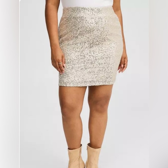 NEW Torrid Skirt Women 3X Sequin Mini Pull On Gold Silver Glam Sparkly Party - Picture 1 of 11